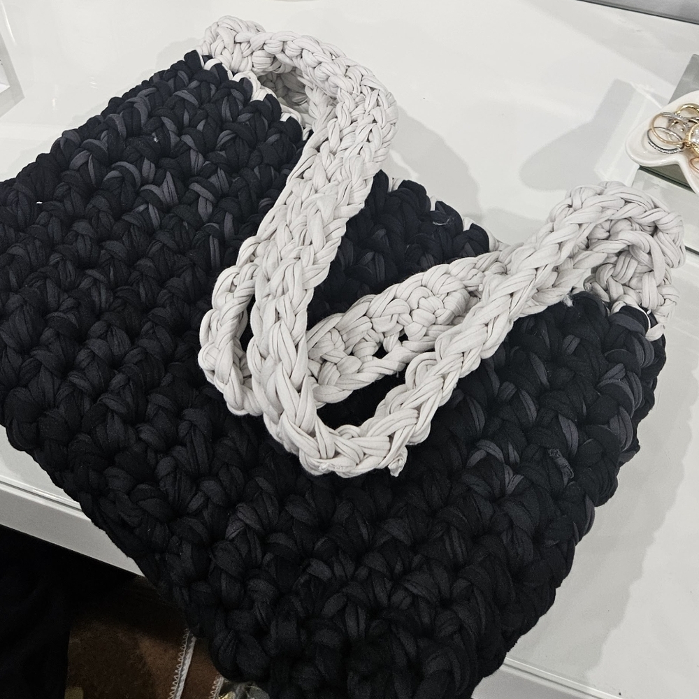 Crochet tote bag